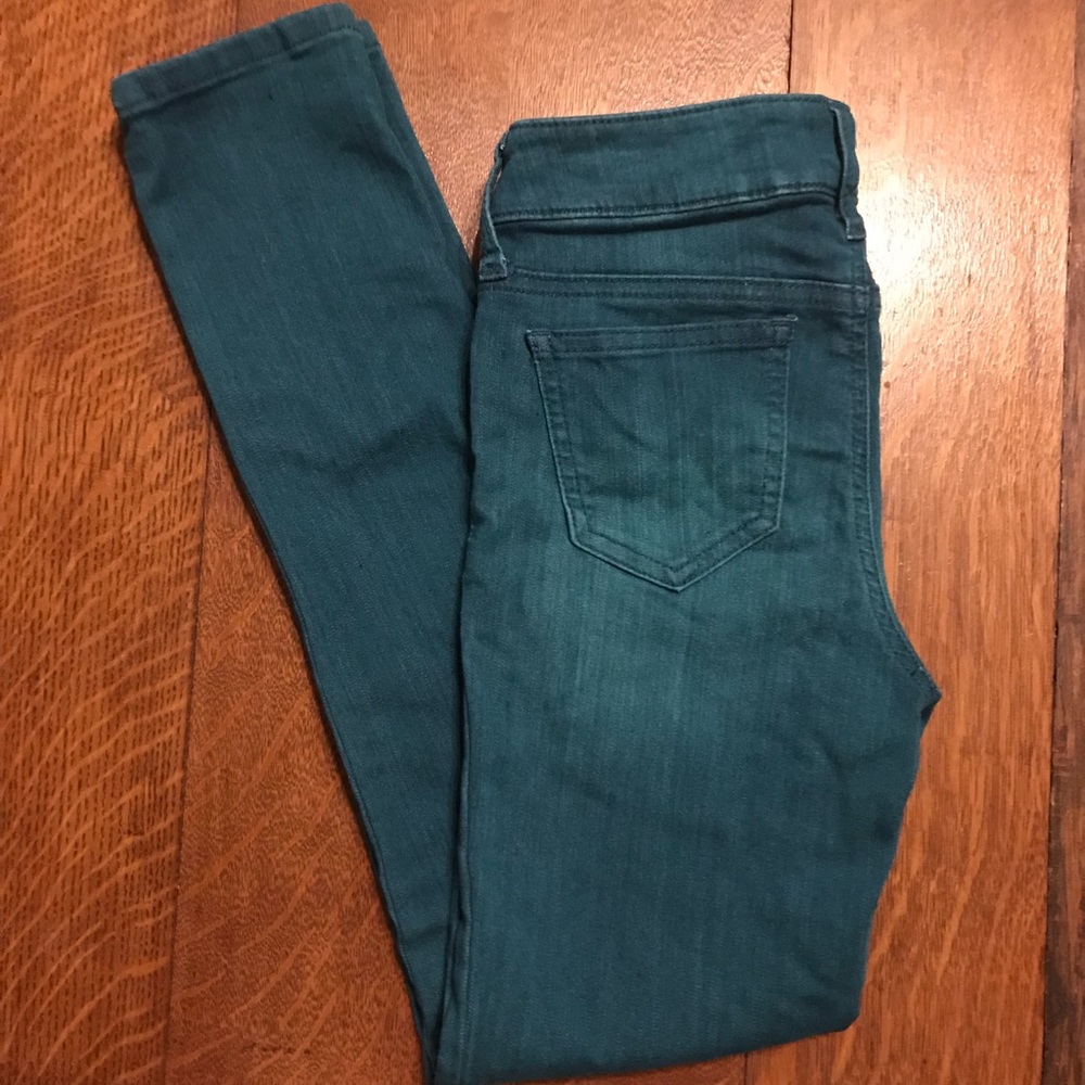 Celebrity Pink Girls skinny jeans.
